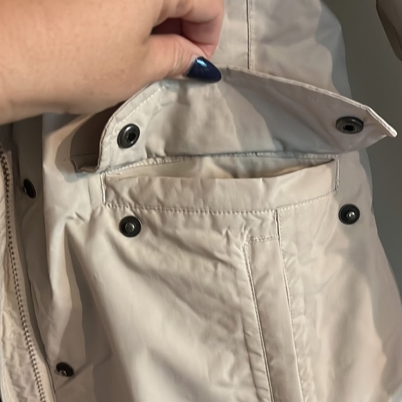 LL Beam - Puffy Winter Coat - color: Cream / Off White W/ Removable Hood - Picture 4 of 9